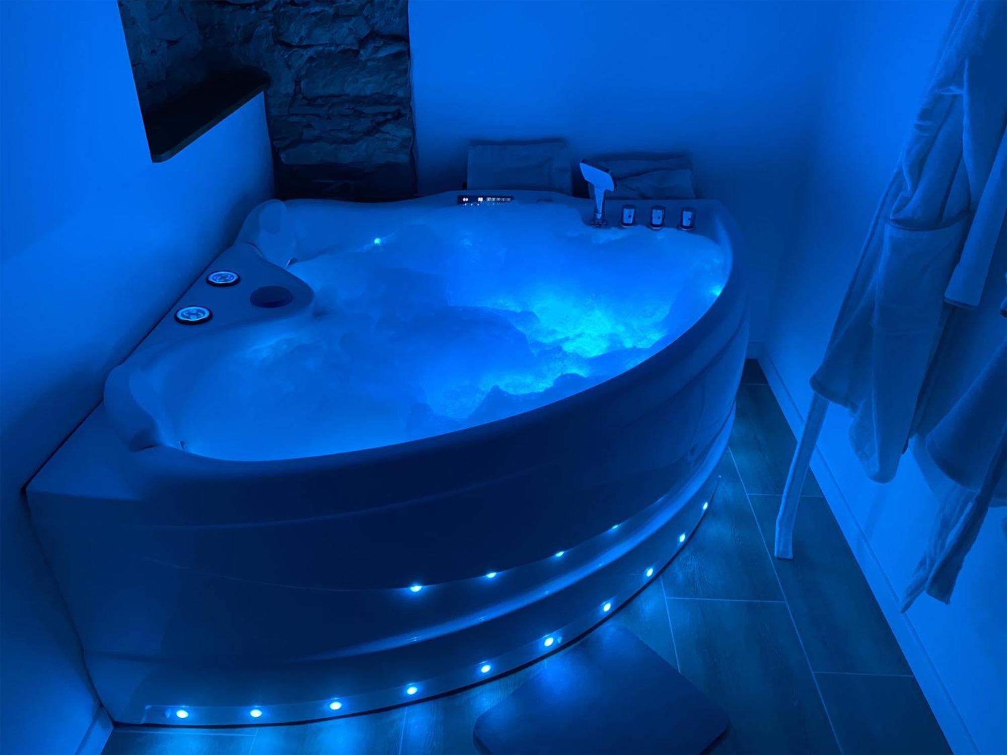 Love Room- Spa- Escale Amoureuse Puygaillard-de-Quercy Buitenkant foto